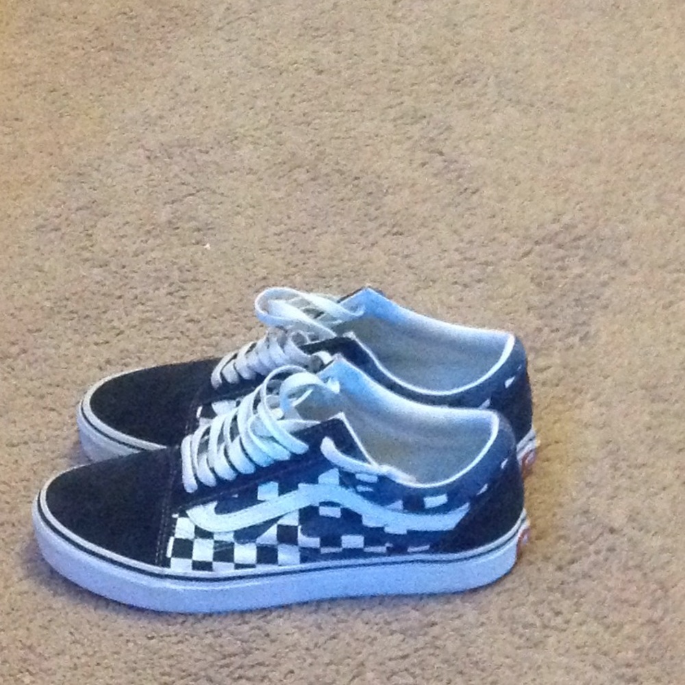 Vans size 9 men's and 10.5 women's shoes - Picture 1 of 7